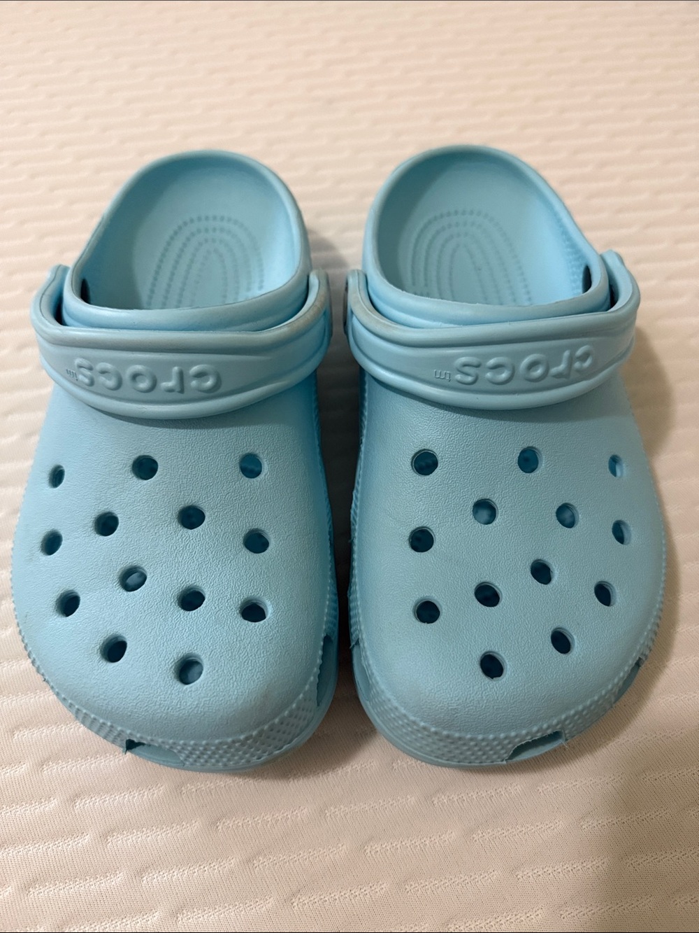 Crocs Classic Clog Women’s 7 - Light Blue